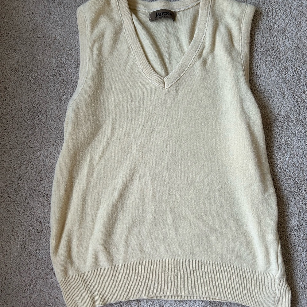 Jantzen Cream V-Neck Sleeveless Sweater